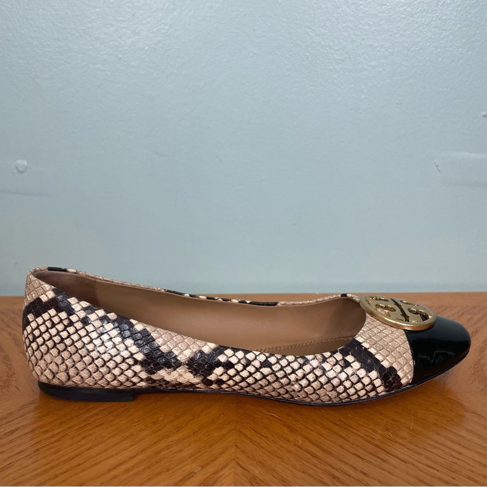 Tory Burch Women’s Chelsea Snake Print Cap Toe Ballet Flats Logo Size 7‎